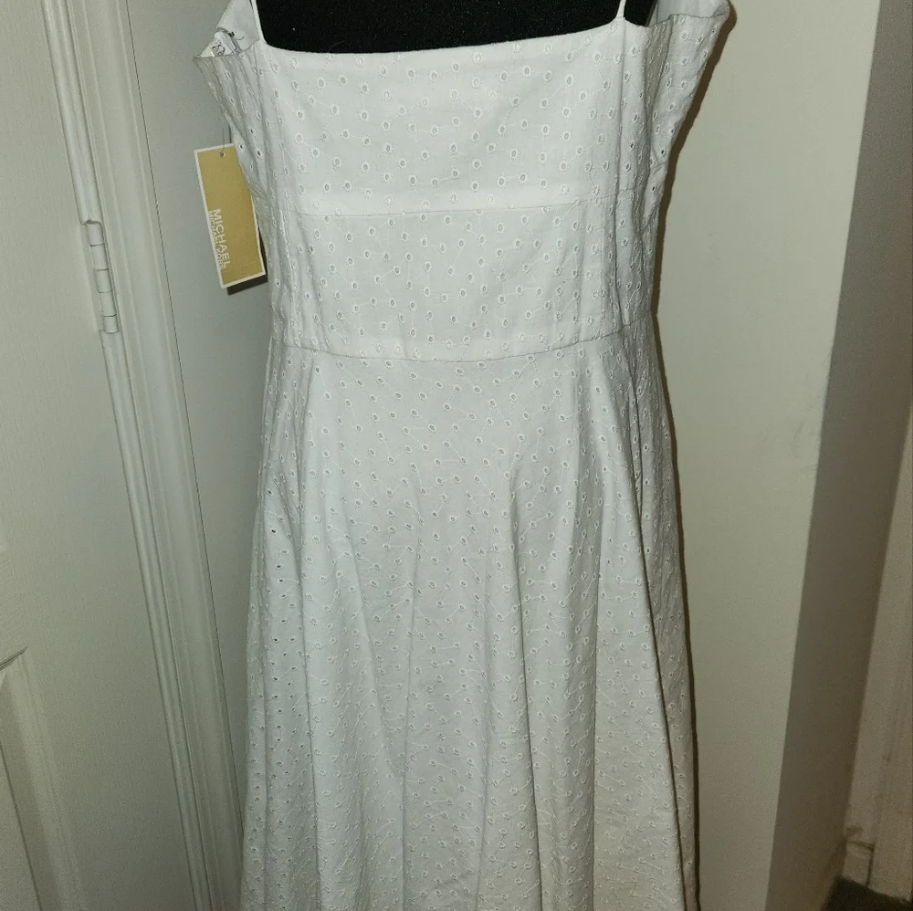 NWT!! MICHAEL BY MICHAEL KORS EYELET DRESS !!! - Picture 3 of 7